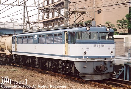 EF65 528
